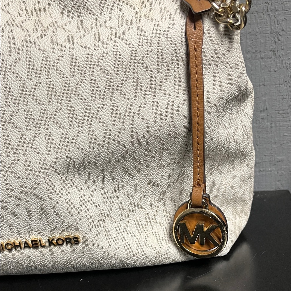Michael Kors Cream and Tan Shoulder Bag - Picture 6 of 15